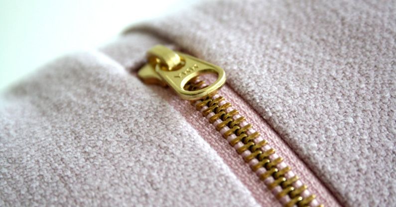 Zipper - Gold-colored Zipper