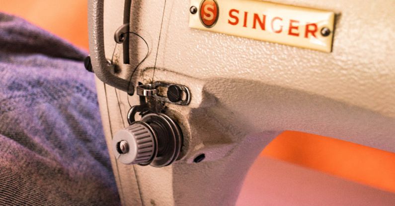 Sewing Machine - White Singer Sewing Machine